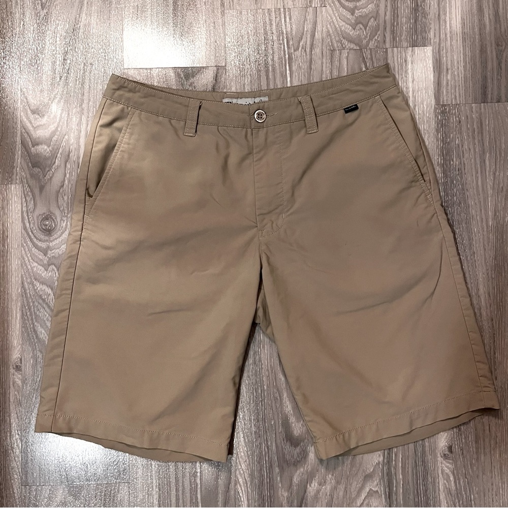 Travis Mathew Golf Performance Shorts, Size 32, 10.5" Inseam